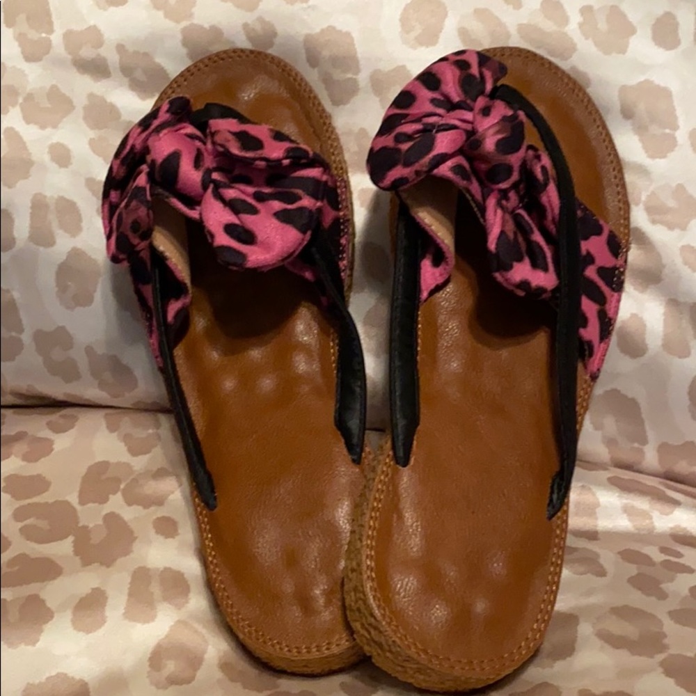 Fuchsia Leopard Slides!